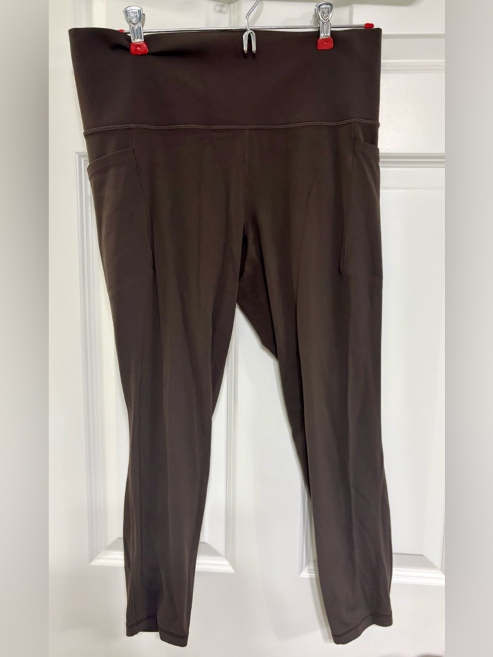 Athleta Brown Salutation 7/8 Pocket Leggings